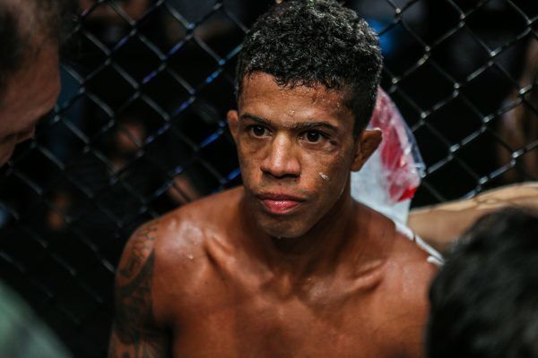 Adriano Moraes IMG_0132 600x400