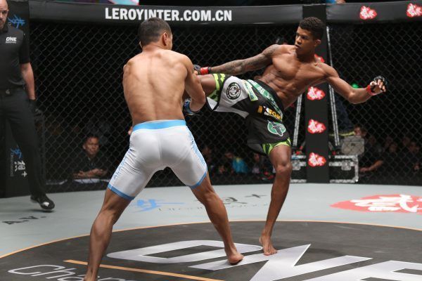 Adriano Moraes IMG_4820 600x400