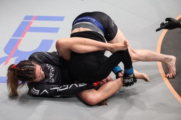 Angela Lee IMG_3828 600x400
