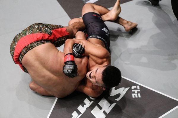 ONE: ASCENT TO POWER Fight 6: In a thrilling featherweight contest, Christian Lee submits Cary Bullos with a D’Arce choke in the very first round
