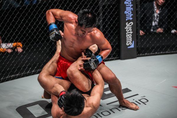 Philippine martial artist Honorio Banario unleashes ground and pound