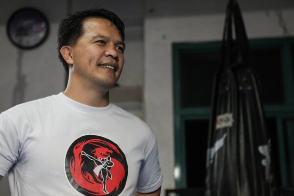 Mark Sangiao ADUX0335e web 600x400