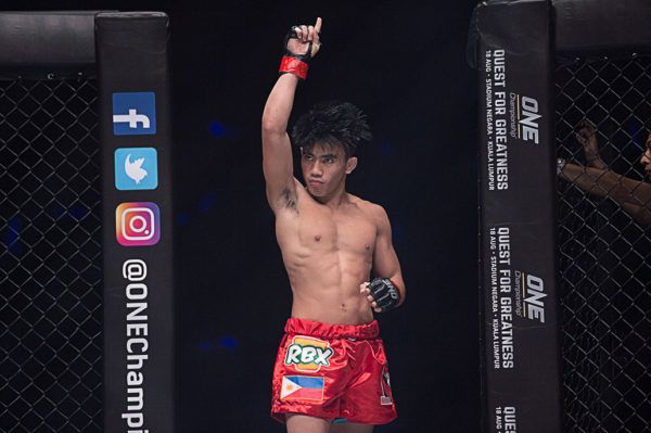 Joshua Pacio Macau Fight 3 59 2 600x399