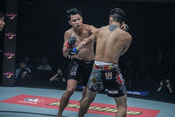 Sagetdao Petpayathai vs Kelvin Ong ADUX0082 600x400