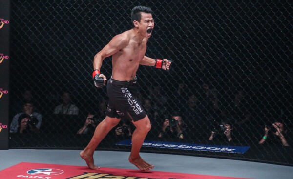 Sagetdao Petpayathai vs Kelvin Ong IMG_5768 e1503455545156 600x367