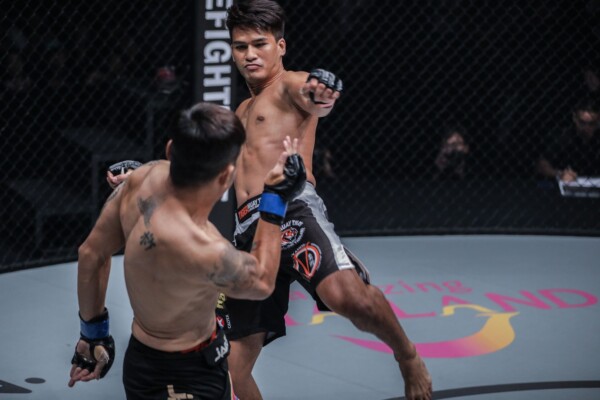 Shannon Wiratchai vs Richard Corminal ADUX1172 600x400