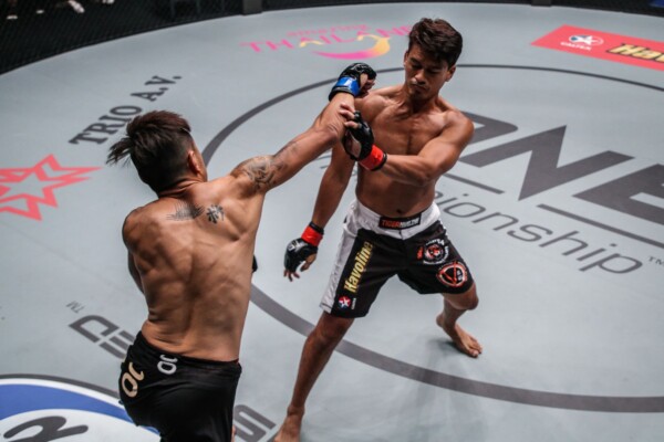 Shannon Wiratchai vs Richard Corminal IMG_6901 600x400