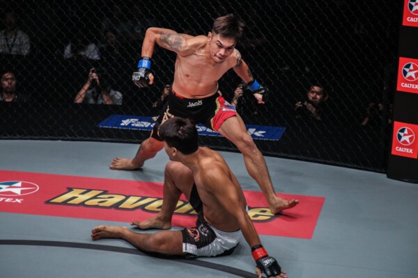 Shannon Wiratchai vs Richard Corminal IMG_6915 600x400