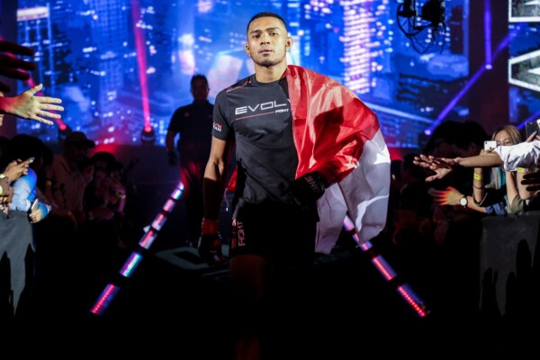 Amir Khan IMG_3618 600x400