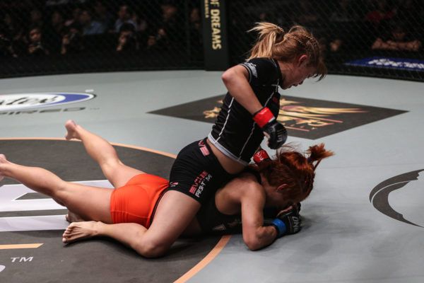 Angela Lee DUXC7678 600x400