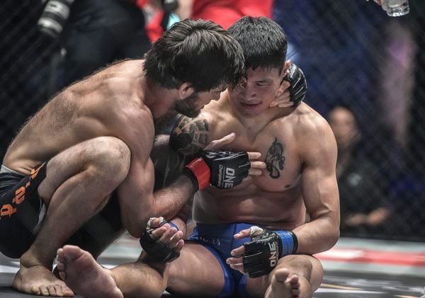 Marat Gafurov Narantungalag Jadambaa 154ONE Singapore Nov 2016 600x421