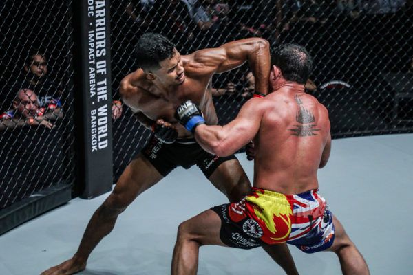 Amir Khan SGDC56541 600x400