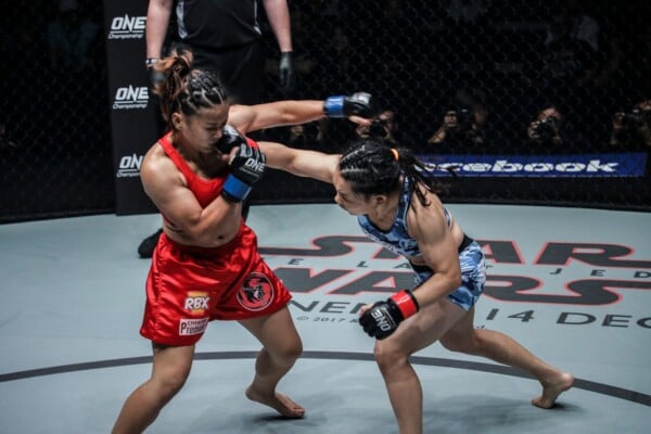 Mei Yamaguchi SGDC3172 600x400