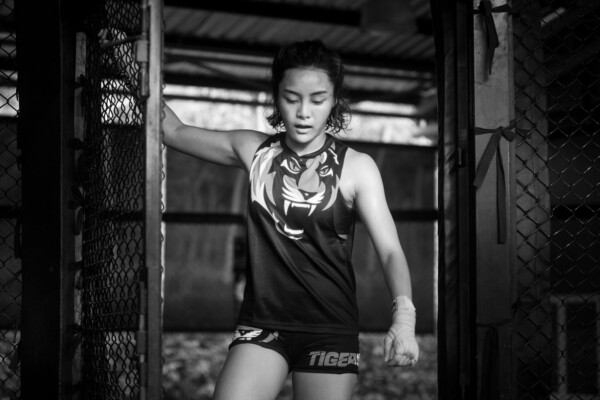 Rika Ishige DSC_5162 600x400