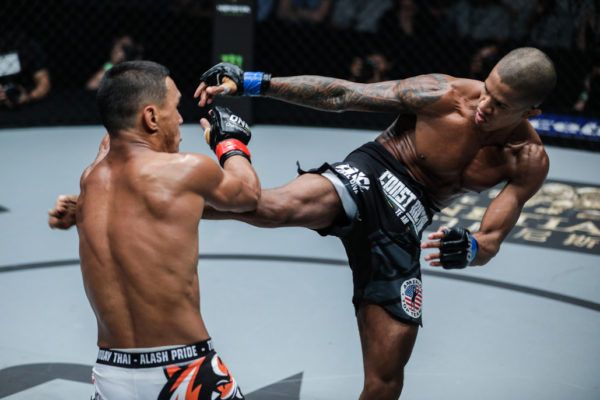 Adriano Moraes ADUX2866 600x400