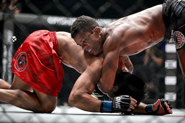Adriano Moraes ONEMANILA_00095 600x400