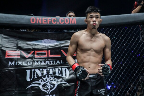 Christian Lee SGDC2093 600x400