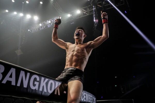 Christian Lee SGDC2241 600x400