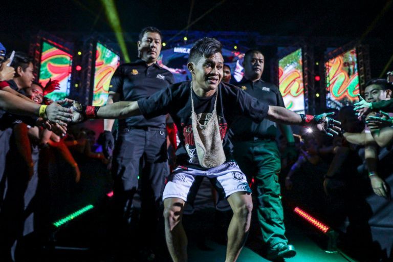 Adrian Matheis 171209 BKK DA 4213 768x512