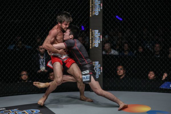 Shinya Aoki 171124SG_DC 8740 600x400