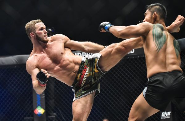 Vitaly Bigdash lands a high kick.