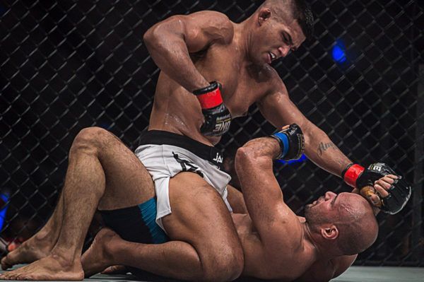 Agilan Thani kl fight 3 33 600x399