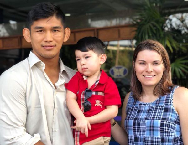 Aung la family 1 600x463