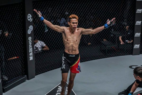 Jeremy Miado Knocks Out Muay Thai Legend Dejdamrong