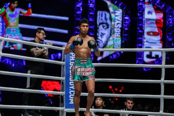 Jo Nattawut IMGL1188 600x400