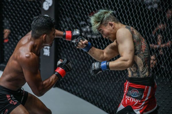 Amir Khan IMGL5971 600x400