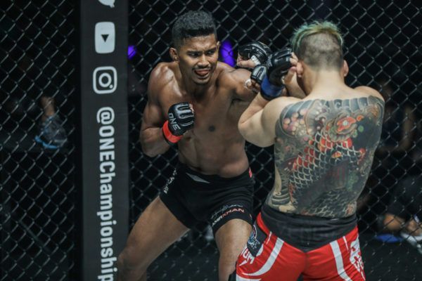 Amir Khan IMGL6058 600x400