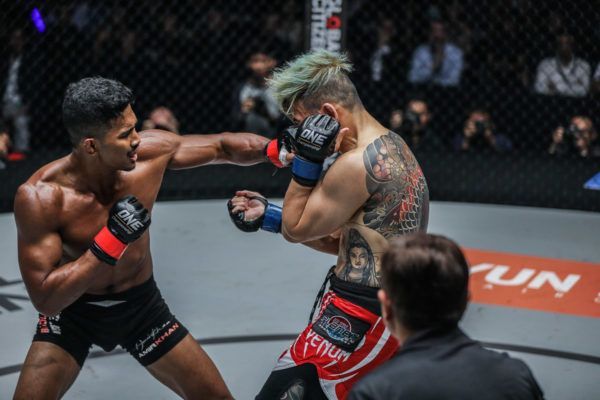 Amir Khan IMGL6078 600x400
