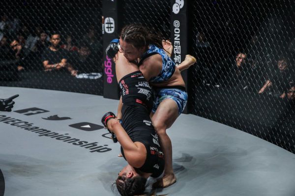 Angela Lee IMGL8775 600x400