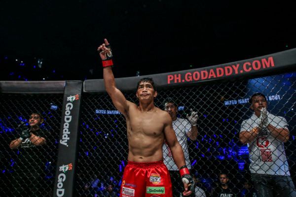 Eduard Folayang DC 7061 600x400
