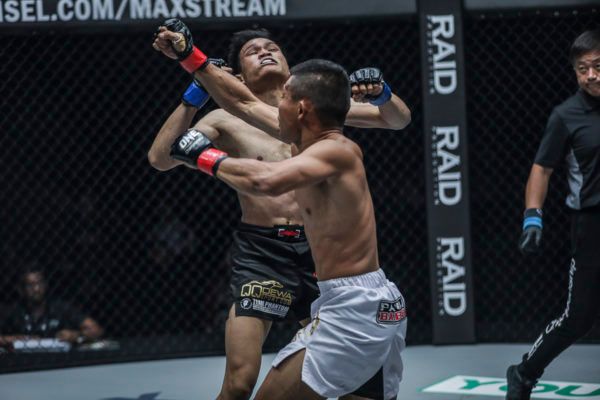 Adrian Mattheis DC 9419 600x400