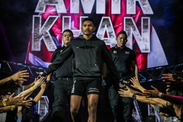 Amir Khan IMG_9469 600x400
