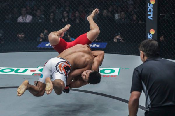 Kairat Akhmetov DC 0176 600x400