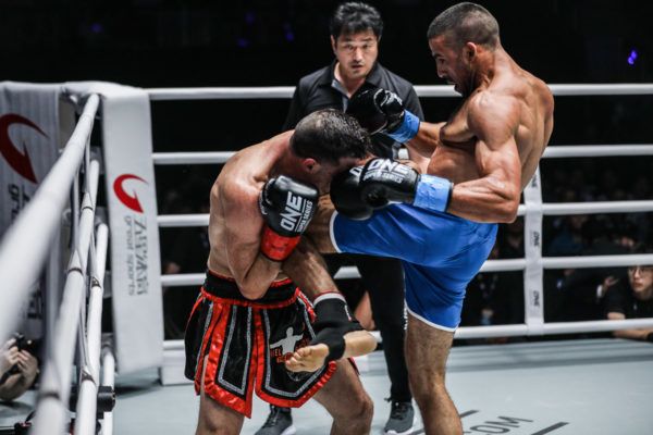 Italian kickboxer Mustapha Haida knees Daniel Dawson