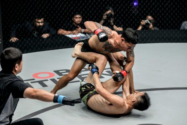 Egi Rozten Earns First-Round Highlight-Reel Knockout In Indonesia
