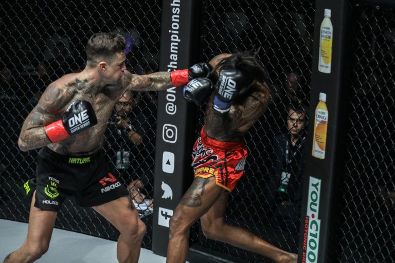 Dutch kickboxing legend Nieky Holzken knocks out Cosmo Alexandre