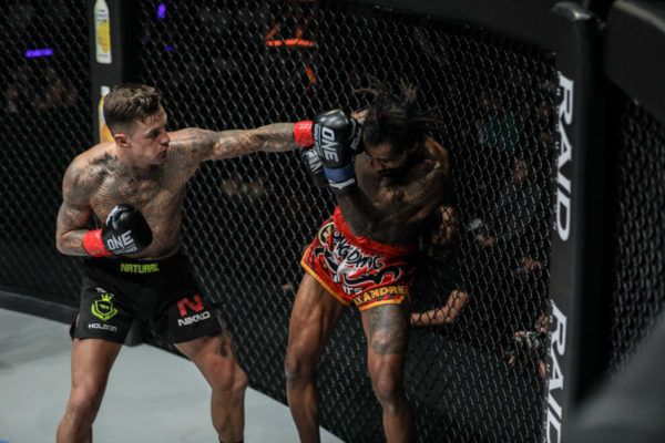 Nieky Holzken IMGL9217 600x400