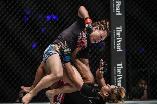 Mei Yamaguchi ASH 1022 600x400