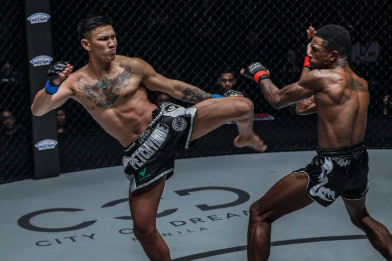 Bangpleenoi Petchyindee Academy defeats Brown Pinas at ONE: HERO'S ASCENT