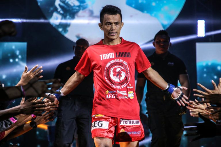 Edward Kelly gets ready for his mixed martial arts battle