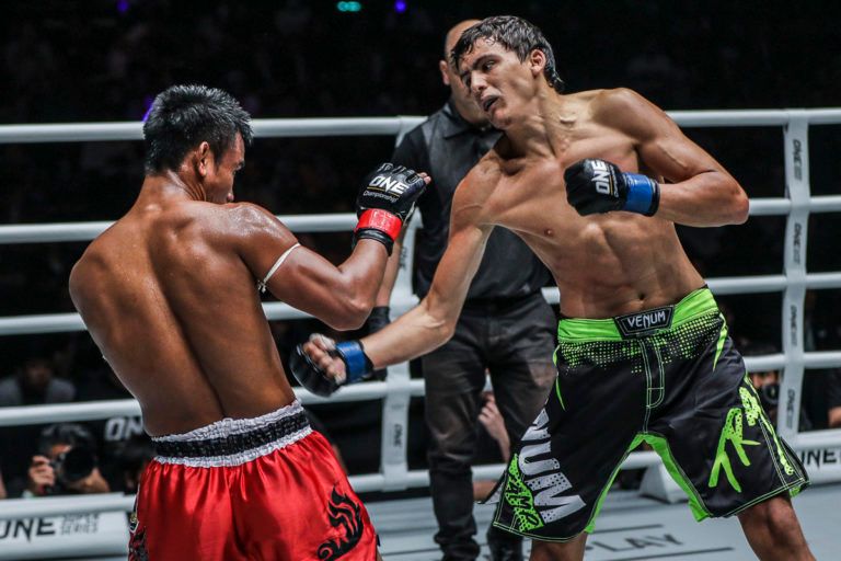 Alaverdi Ramazanov faces Kongsak PK.Saenchaimuaythaigym at ONE: CLASH OF LEGENDS in Bangkok, Thailand