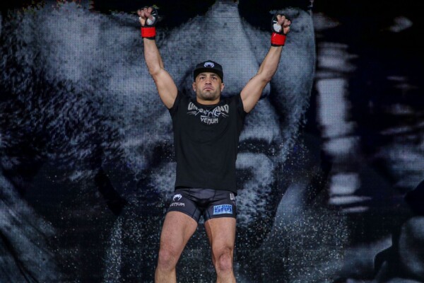 Eddie Alvarez Says Folayang Match Can Be Bout Of The Year