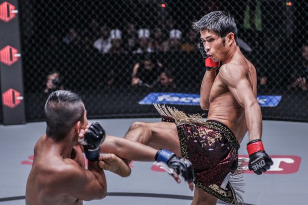 Momotaro displays his Muay Thai against Kenny Tse at ONE: REIGN OF VALOR