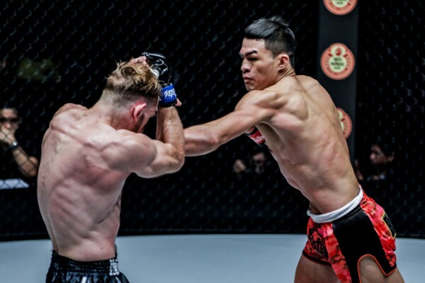 Saemapetch Fairtex defeats Ogjen Topic via decision