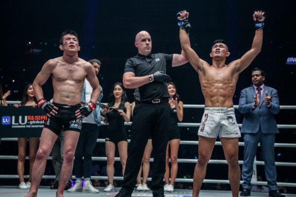 Christian Lee DC 9562 600x400