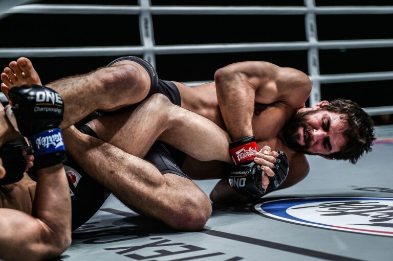 Garry Tonon goes for a heel hook